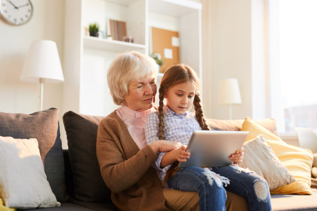 デジタル相続　祖母と孫
